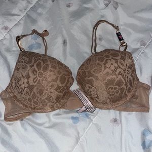 Victoria Secret BRAND NEW bra